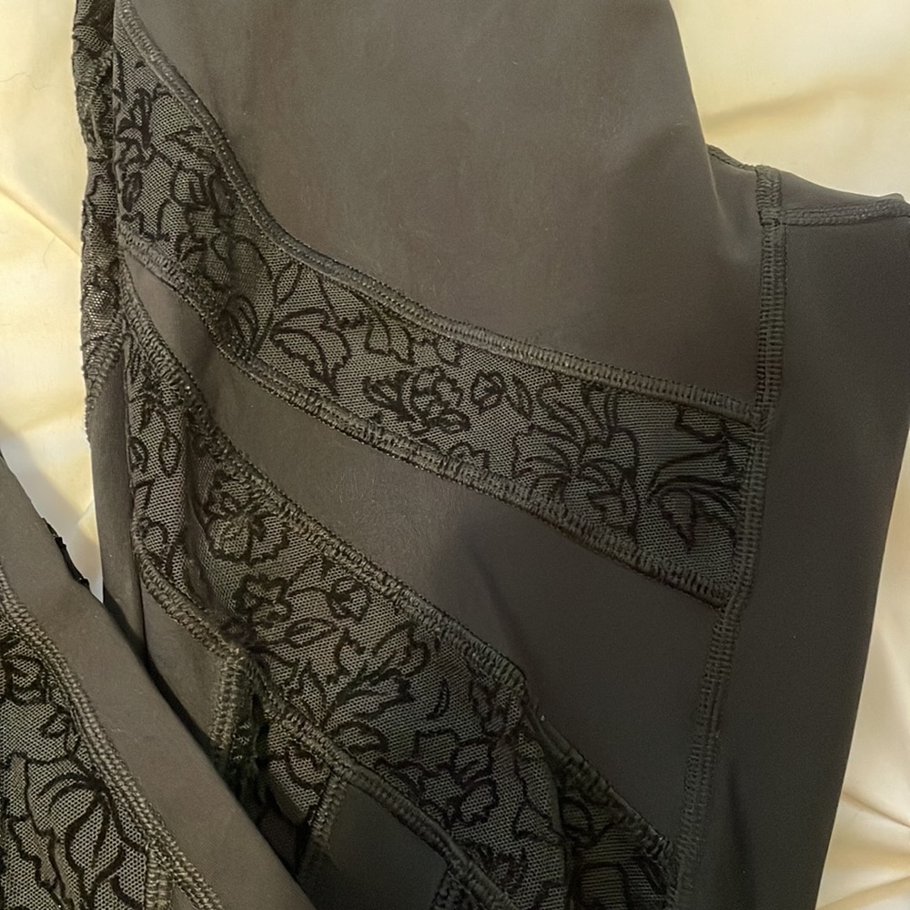 Lululemon leggings WORN ONCE - Picture 3 of 8